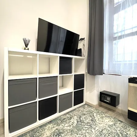 Smart Near The Westend City Center Apartment Budapest