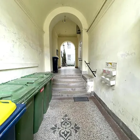 Apartment Smart Near The Westend City Center
